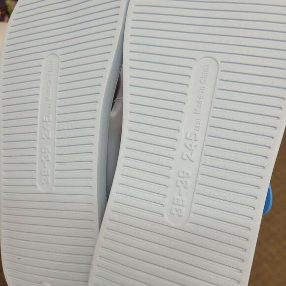 Brand New Sanrio Cinnamoroll Blue Heart Slippers Size: US 8 - Picture 11 of 11